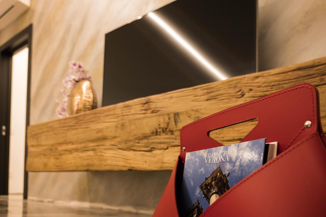 Vipverona Luxury Apartment - Royal Welcome Екстериор снимка